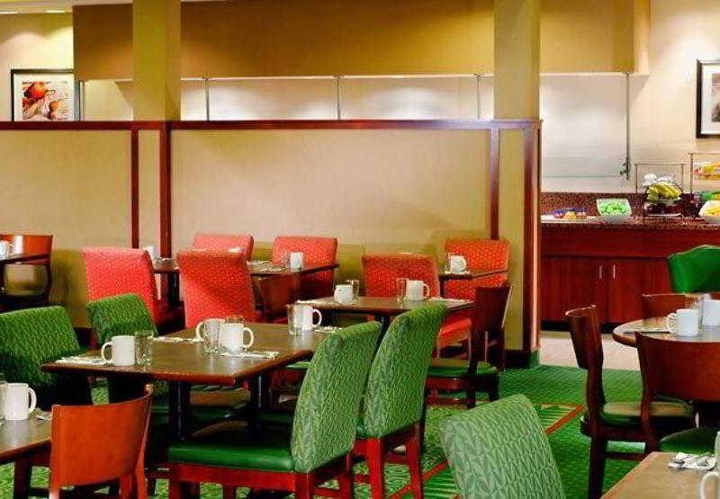 Courtyard Chicago Arlington Heights/South Hotel Restoran gambar